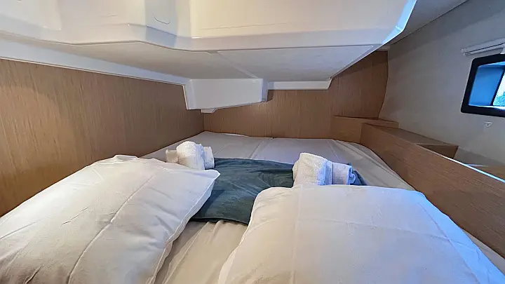 Bavaria C42 - 