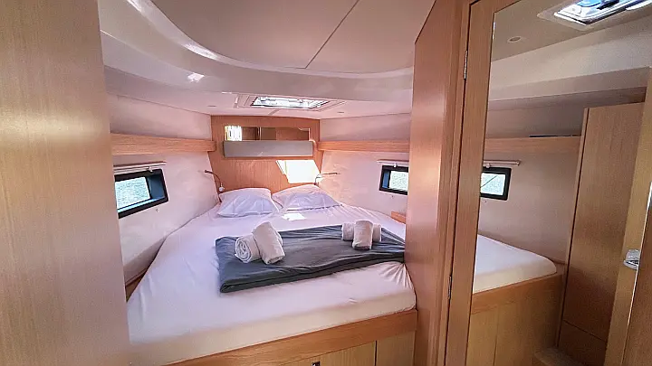 Bavaria C42 - 