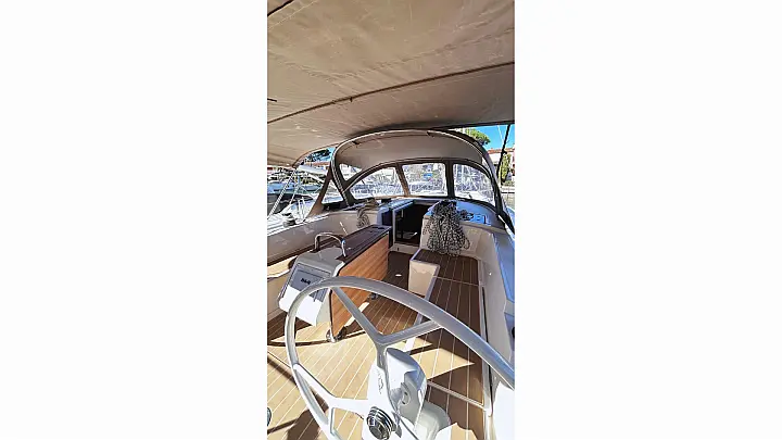 Bavaria C42 - 