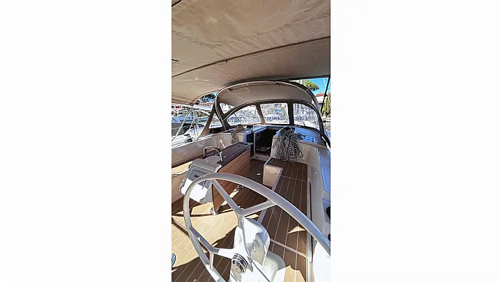 Bavaria C42 - 
