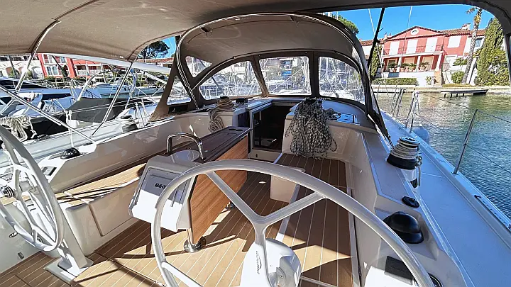 Bavaria C42 - 