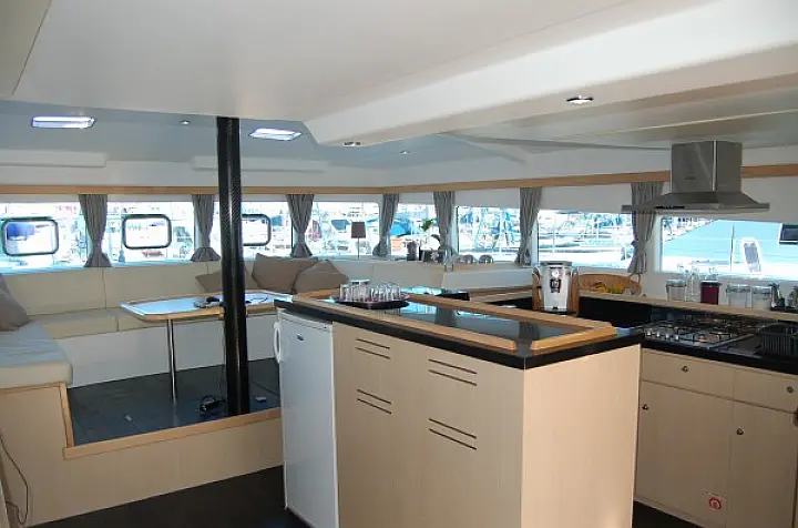 Catlante 600 - Kitchen / Salon 1