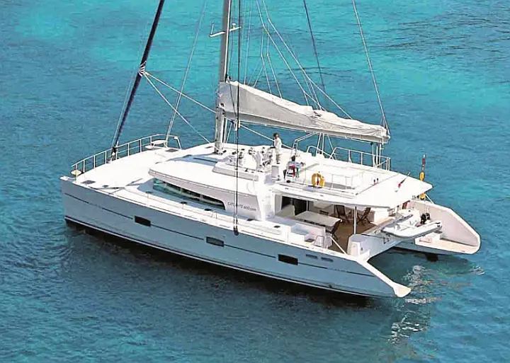 Catlante 600 - Ship outside
