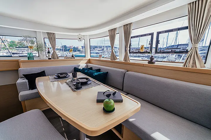 Lagoon 42 - 