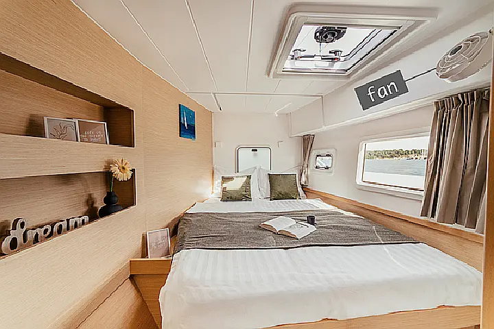 Lagoon 42 - 