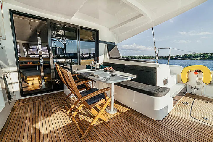 Lagoon 42 - 