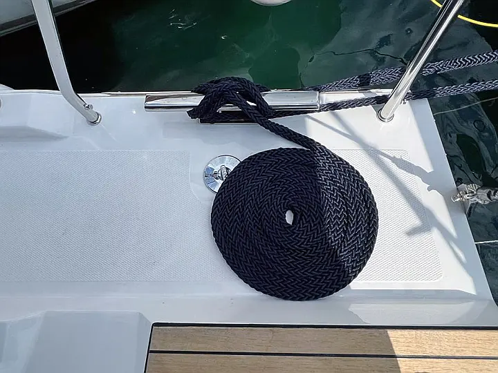 Bavaria C42 - 