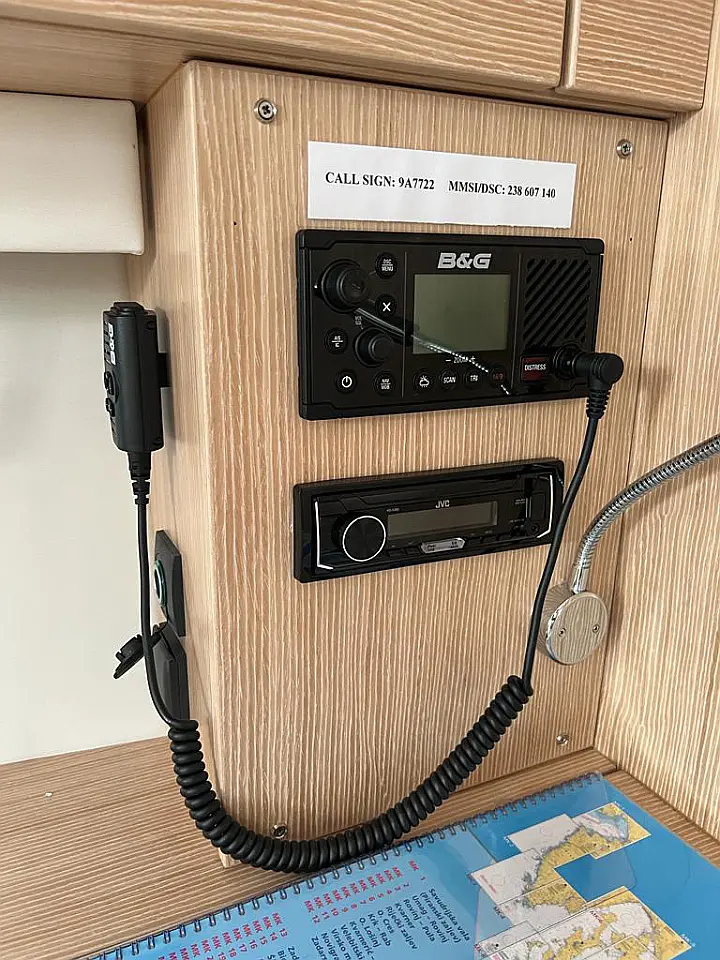 Bavaria C42 - 