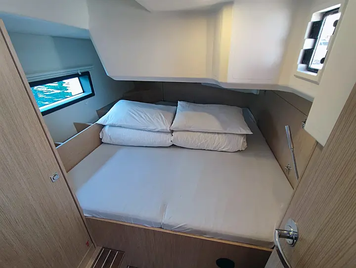 Bavaria C42 - 