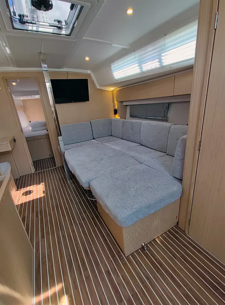 Bavaria C42 - 