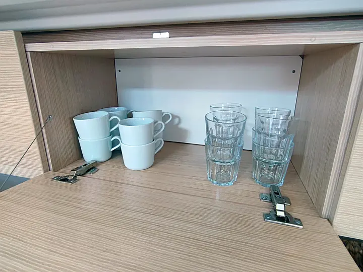 Bavaria C42 - 
