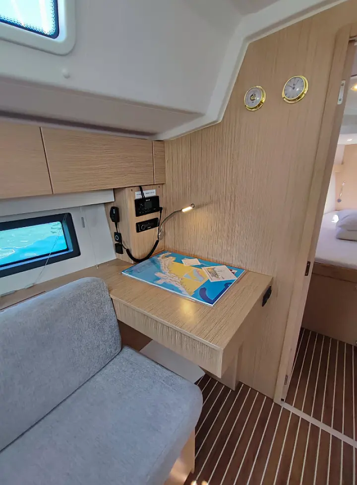 Bavaria C42 - 