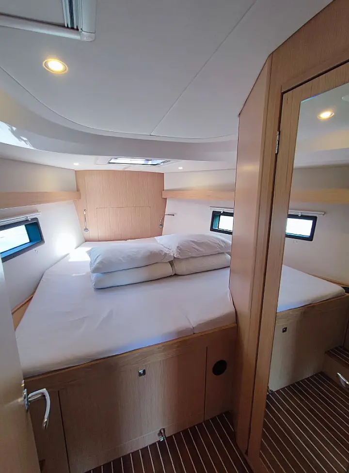 Bavaria C42 - 