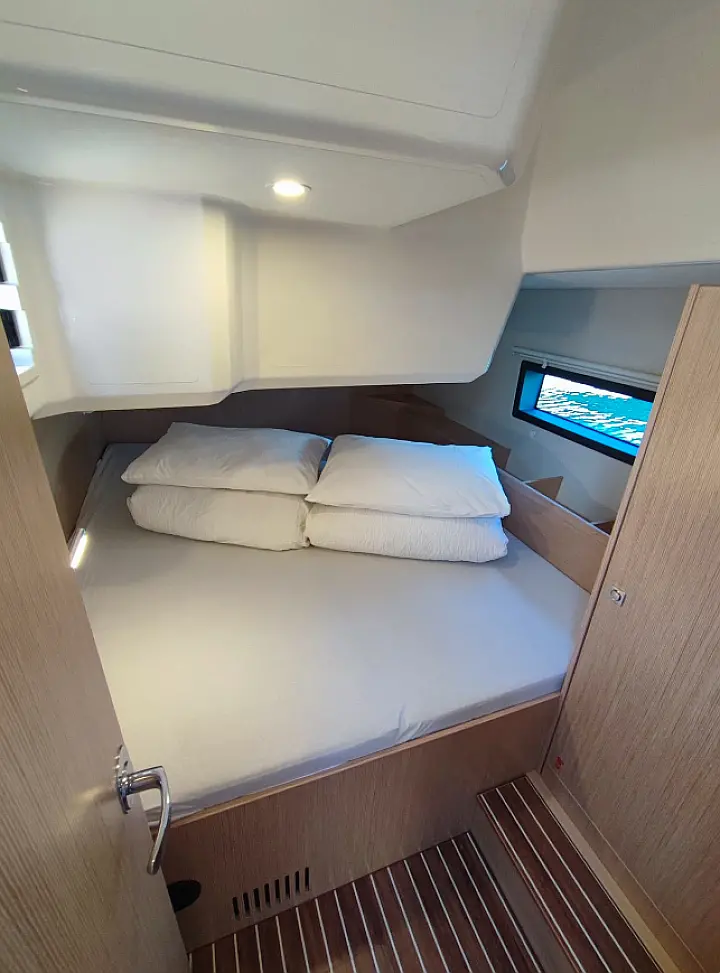 Bavaria C42 - 