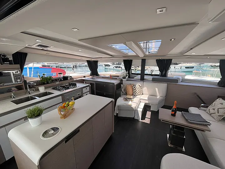 Aura 51 - 