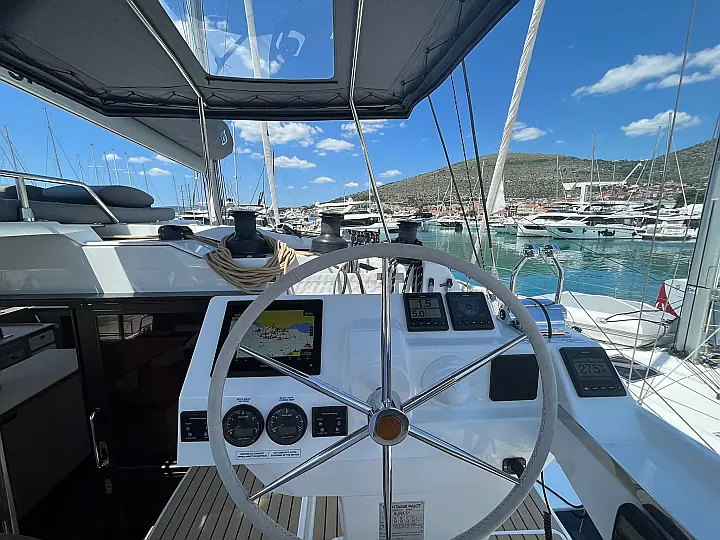 Aura 51 - 