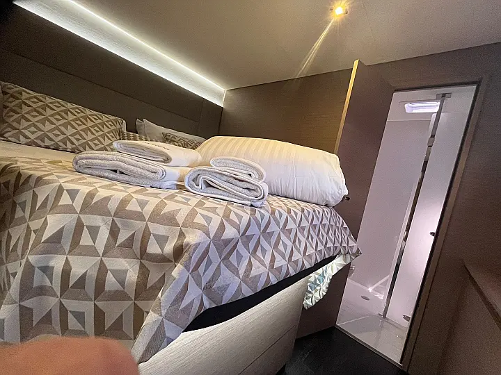 Aura 51 - 