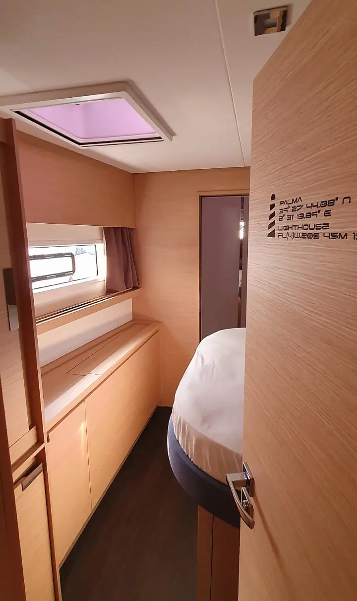 Aura 51 - 
