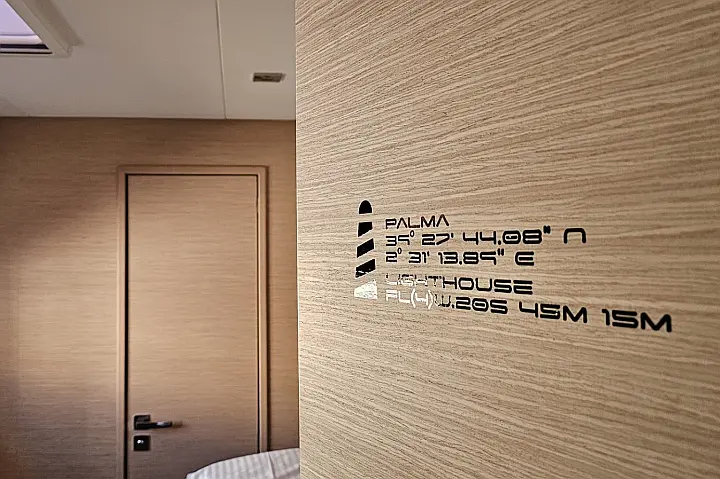 Aura 51 - 