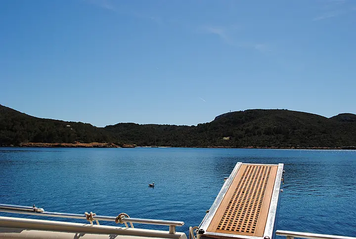 Ferretti 175 FLY - pasarela cabrera