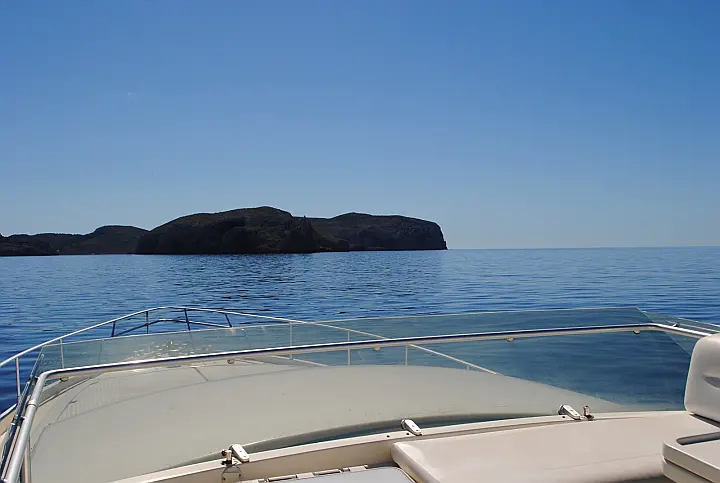 Ferretti 175 FLY - proa cabrera