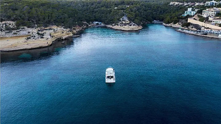 Ferretti 175 FLY - dron portal bells 2