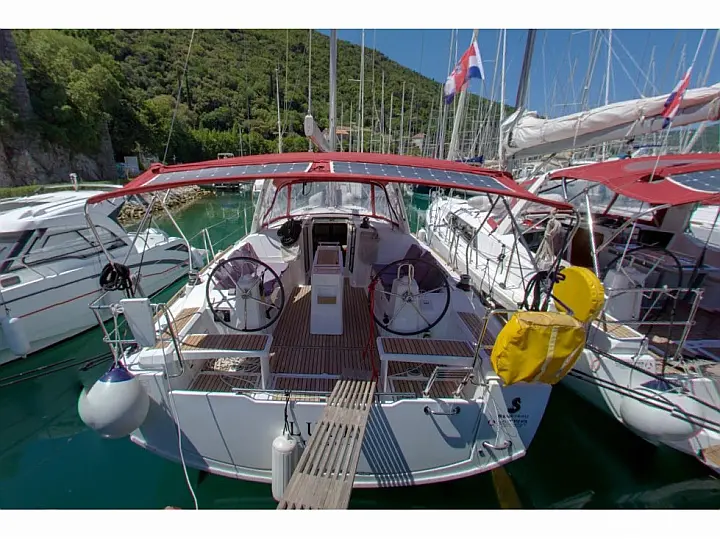 Oceanis 38.1 - External image