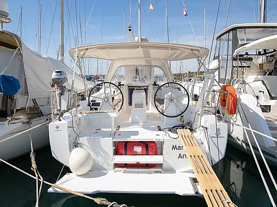 Oceanis 35