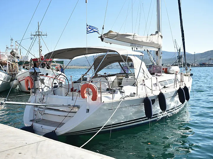 Sun Odyssey 44 i - External image