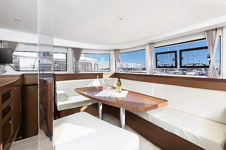 Lagoon 42 - 