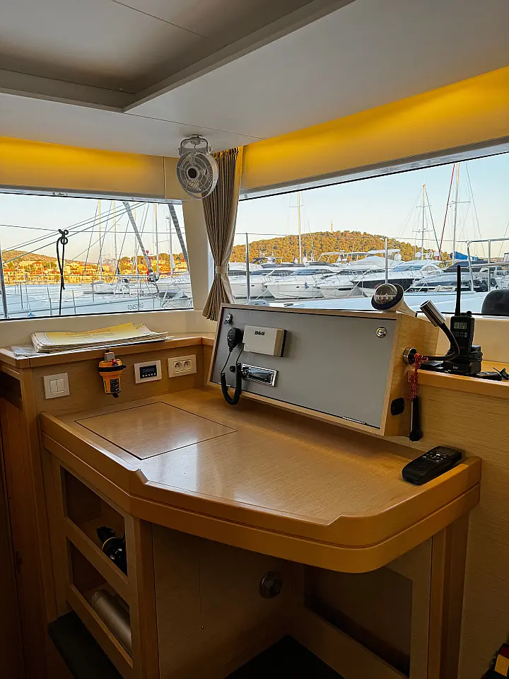 Lagoon 450 Fly - 