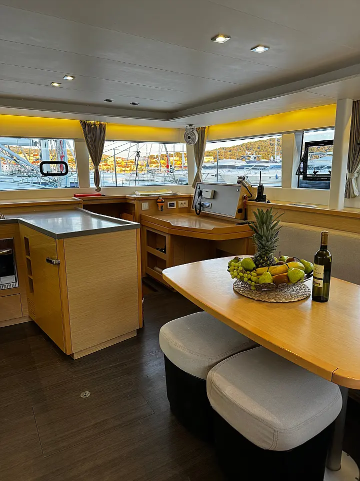 Lagoon 450 Fly - 