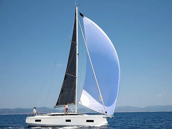 Bavaria C38 