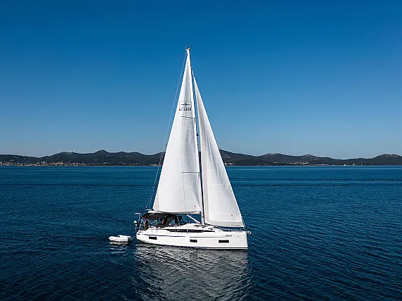 Bavaria C38