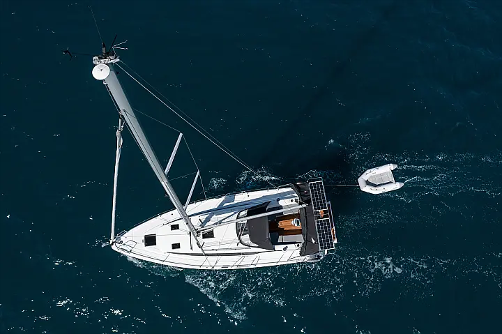 Bavaria C38 - 