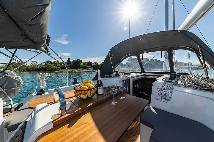 Bavaria C38 - 