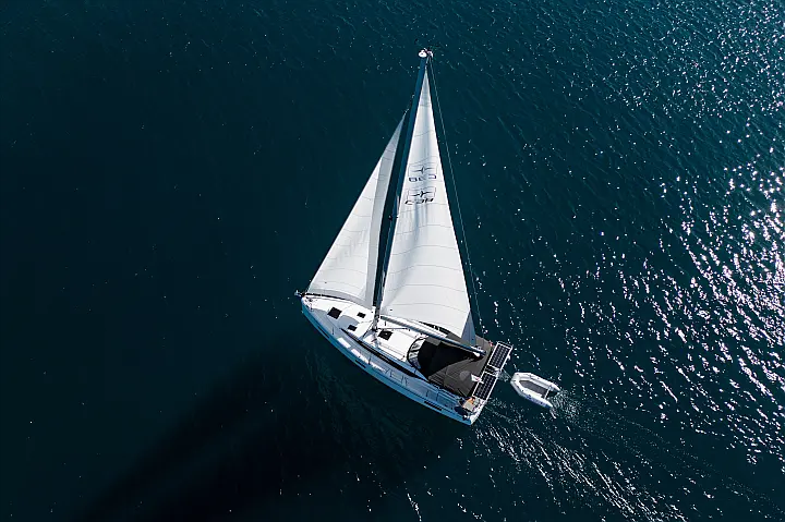 Bavaria C38 - 