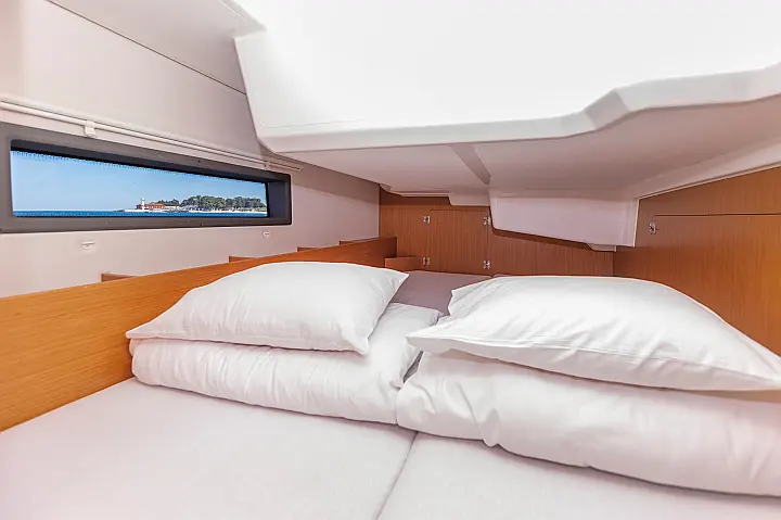 Bavaria C38 - 