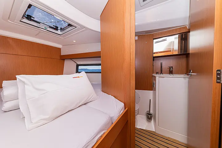 Bavaria C38 - 