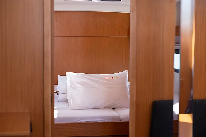 Bavaria C38 - 