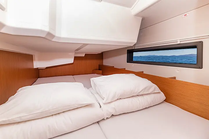 Bavaria C38 - 