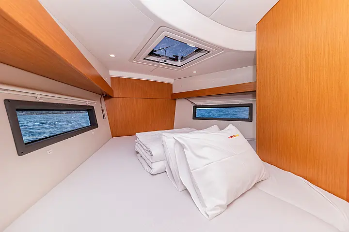 Bavaria C38 - 