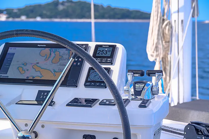 Lagoon 51 - 