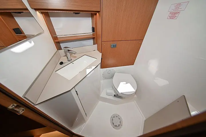 Bavaria C46 - 