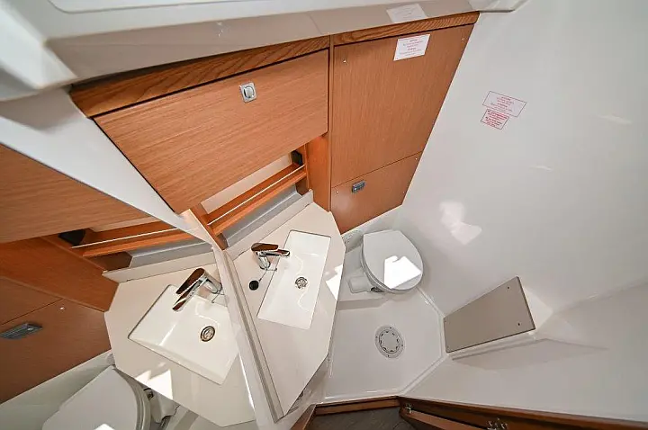 Bavaria C46 - 