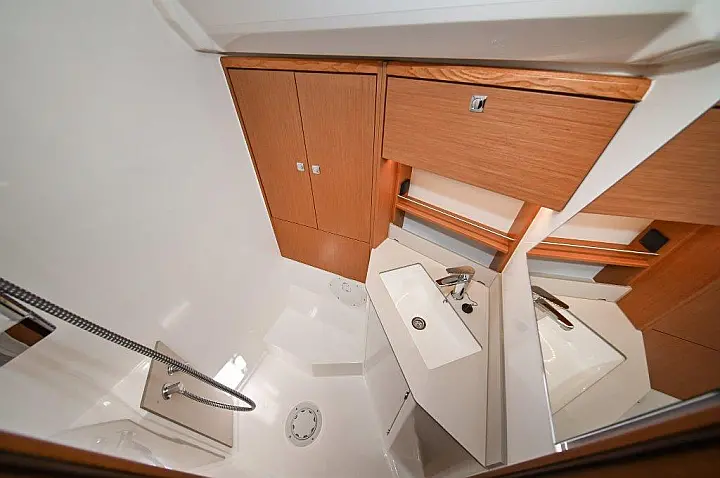 Bavaria C46 - 