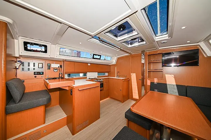 Bavaria C46 - 