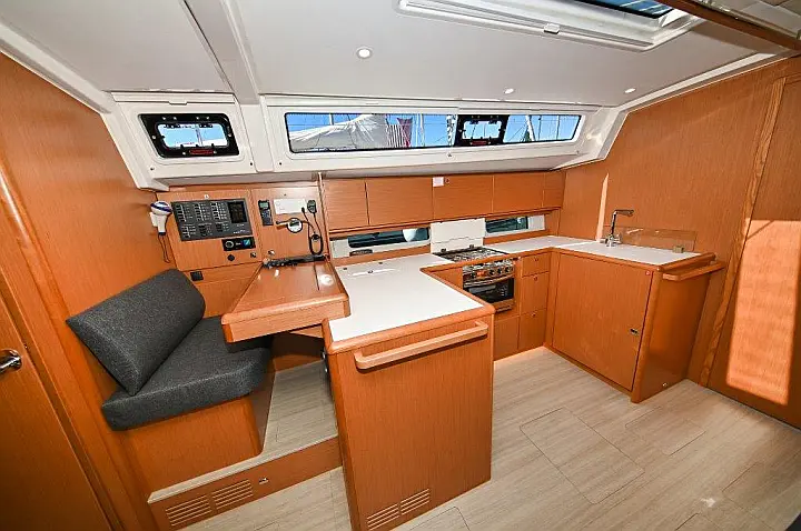 Bavaria C46 - 