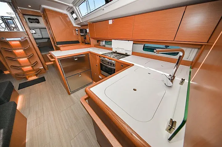 Bavaria C46 - 