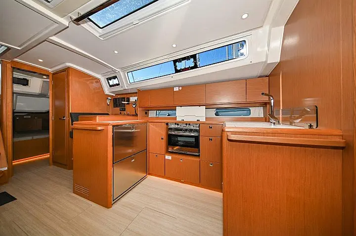 Bavaria C46 - 